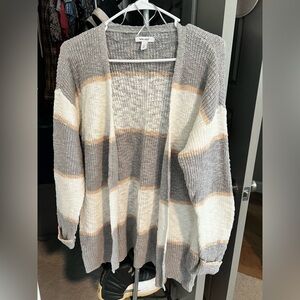 Long cardigan type sweater
